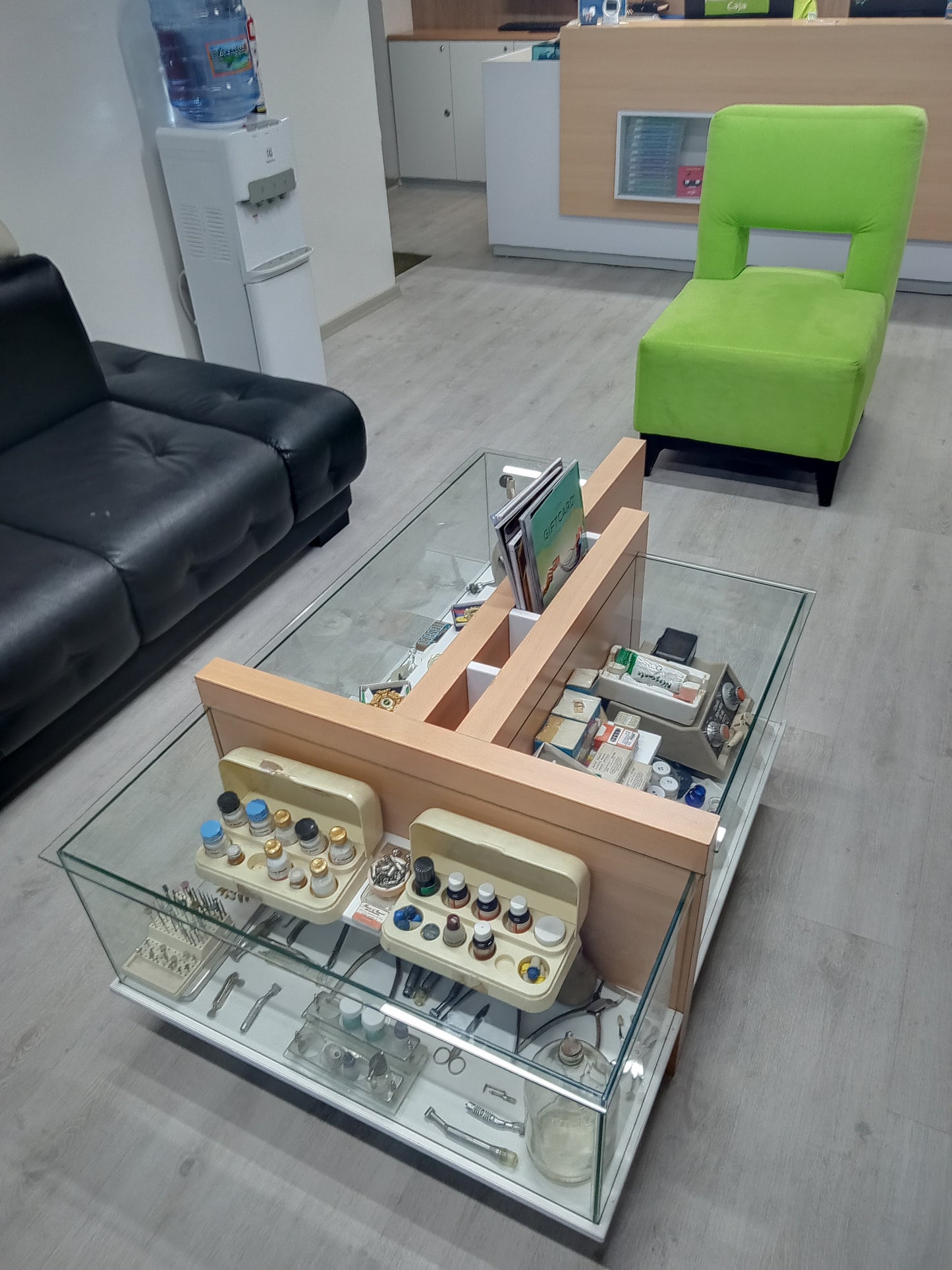 Mesa de centro exhibidor